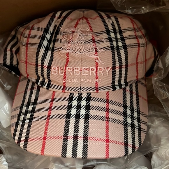 NWT Burberry X supreme cap - Picture 1 of 2